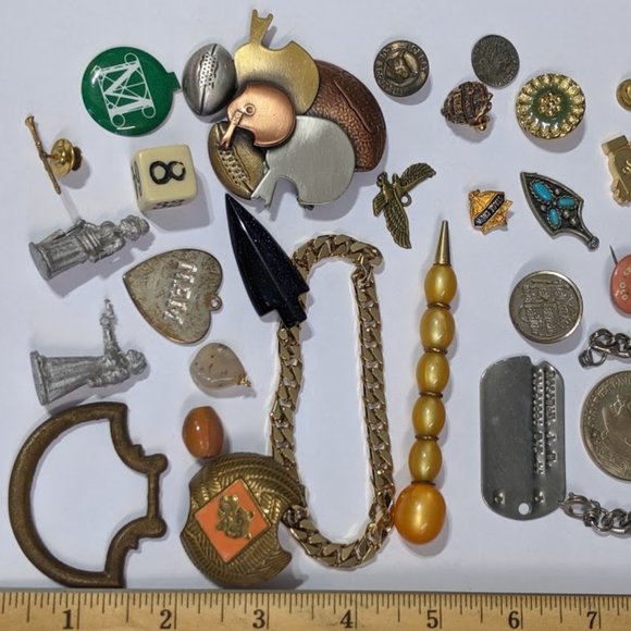 Vintage Junk Drawer Lot Jewelry & Bits For Crafts - Picture 12 of 12